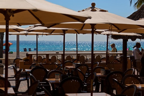 Riptide Oceanfront Hotel image 2